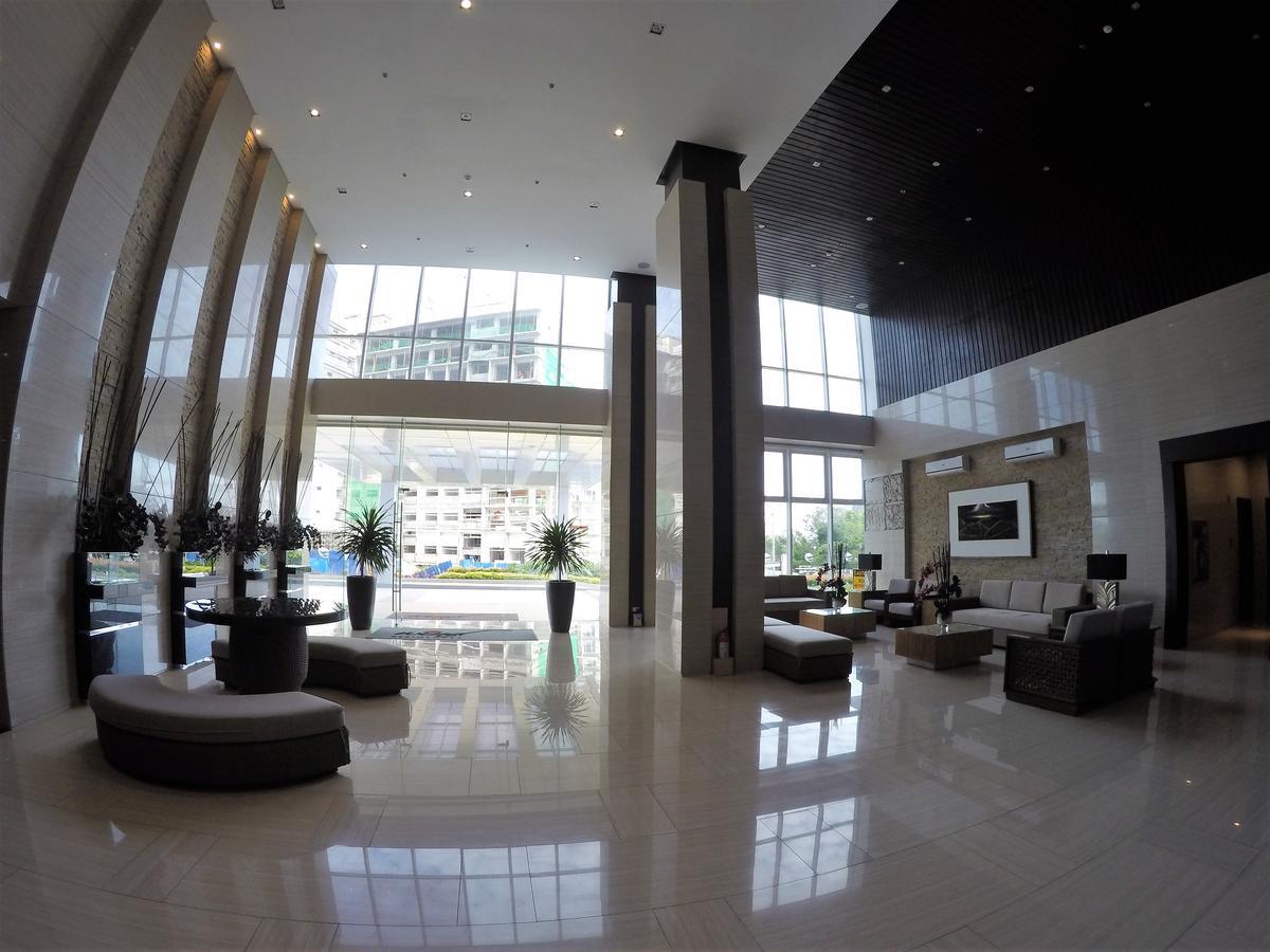 Wind Residence Condo - Tagaytay By Jaderooms タガイタイ エクステリア 写真